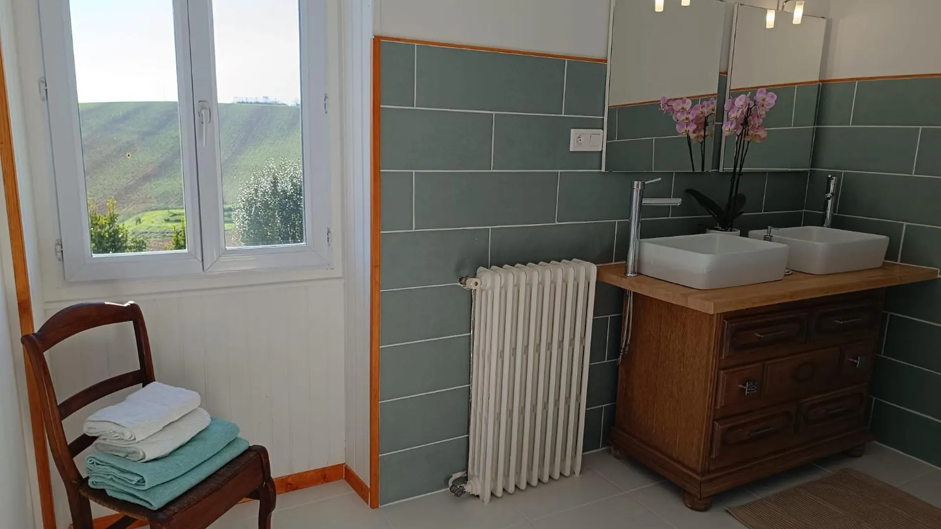 Maison D'Hotes La Fezendes Miradoux Homestay