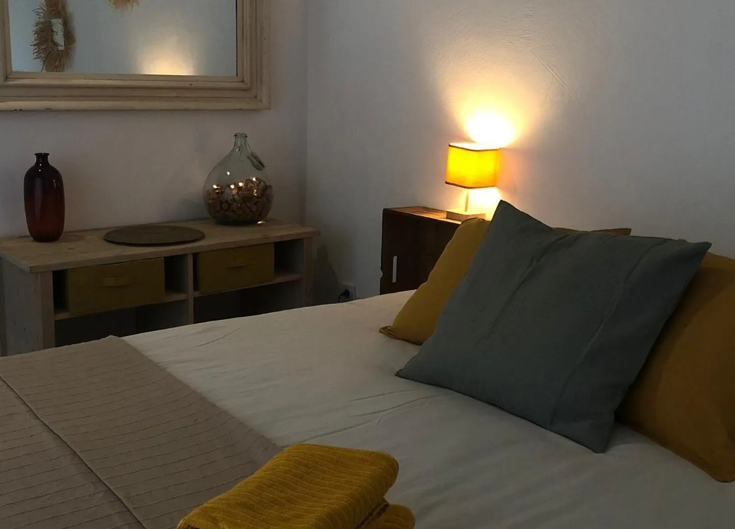 Homestay Maison D'Hotes La Fezendes Miradoux