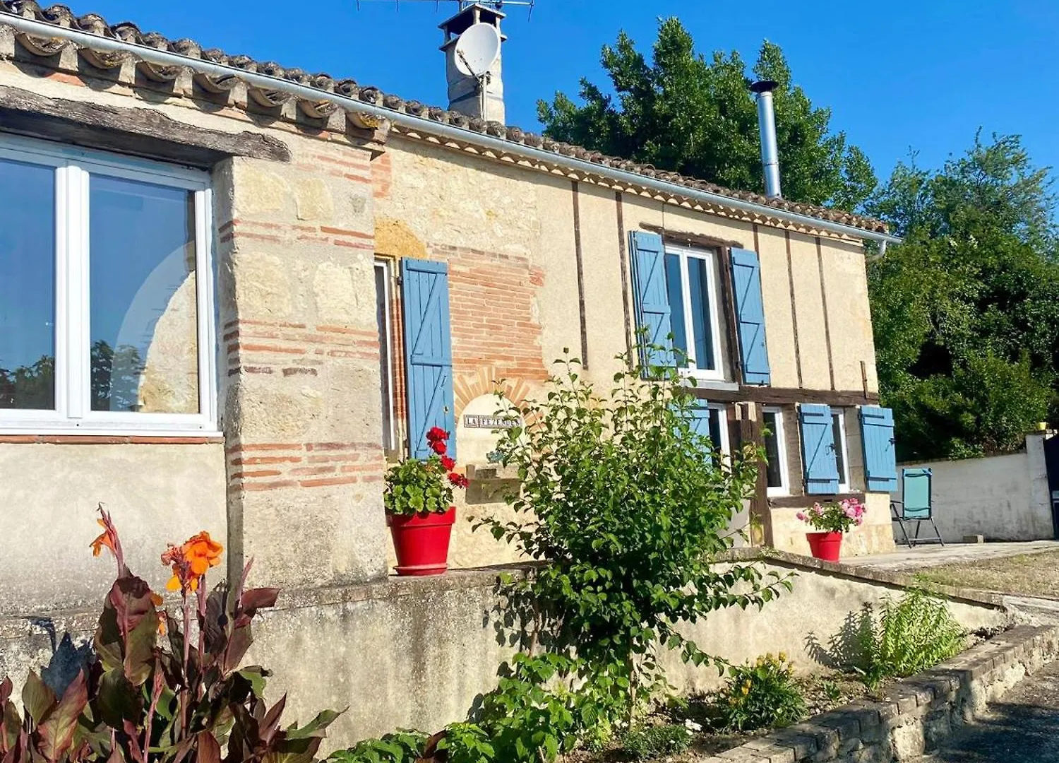 Maison D'Hotes La Fezendes Miradoux 0*,